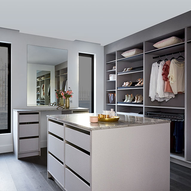 WALK-IN WARDROBES